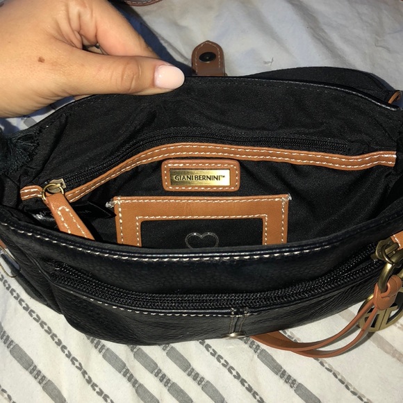 Giani Bernini Crossbody small purse - Picture 4 of 4